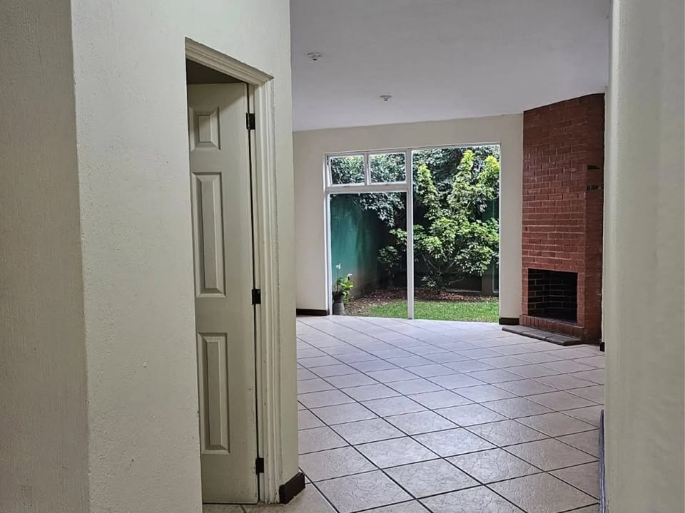 Casa en La Montaña Zona 16