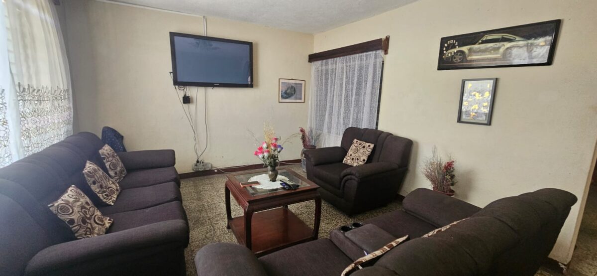 Casa en Montserrat 2 Zona 4 de Mixco