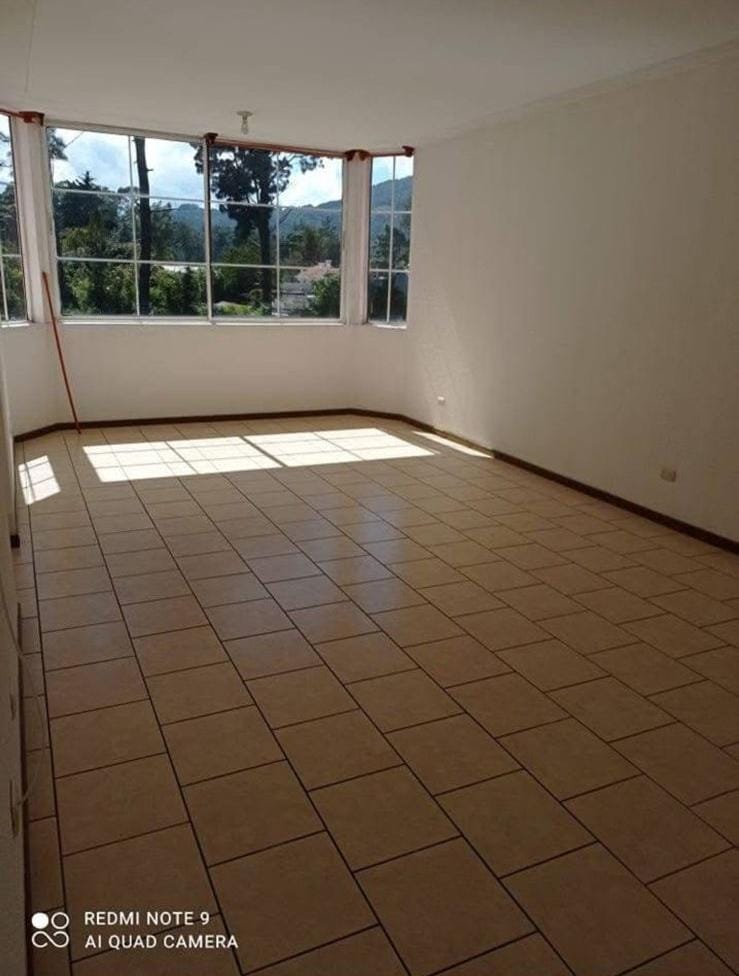 Casa en Residencial Las Cúpulas San Lucas Sacatepéquez - Image 3