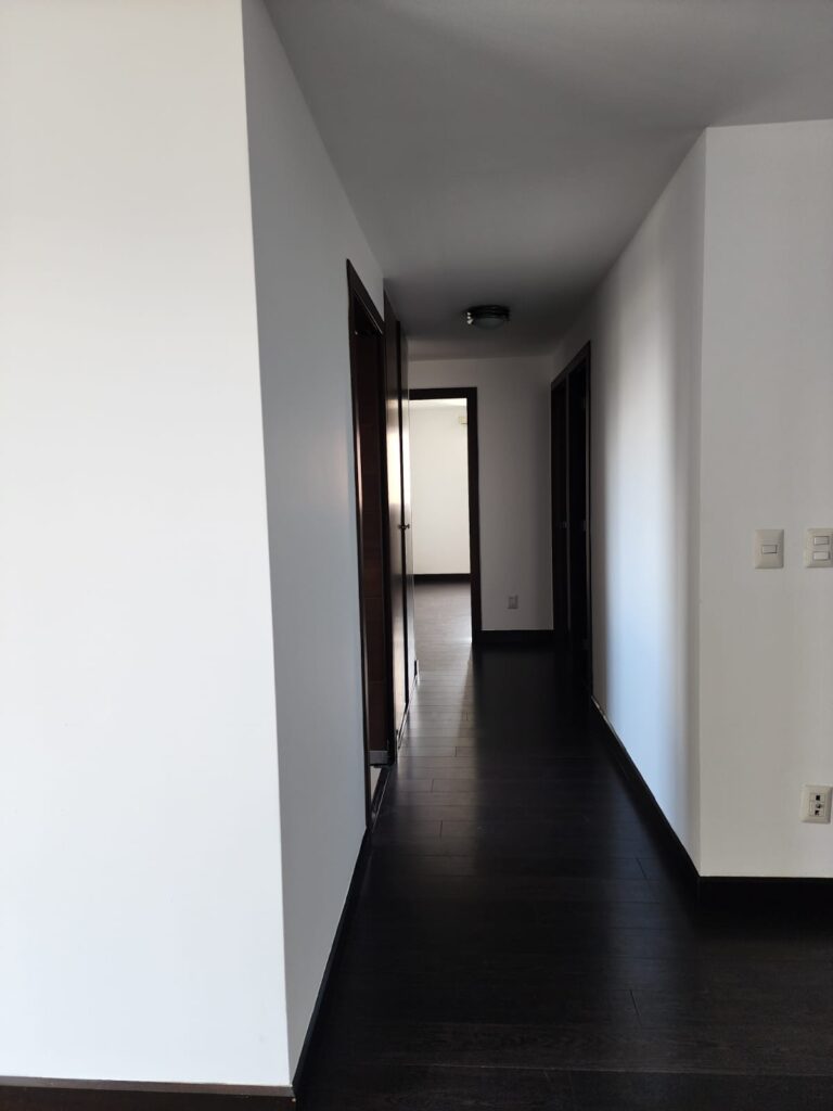 Apartamento en Edificio Catania Zona 14 - Image 3