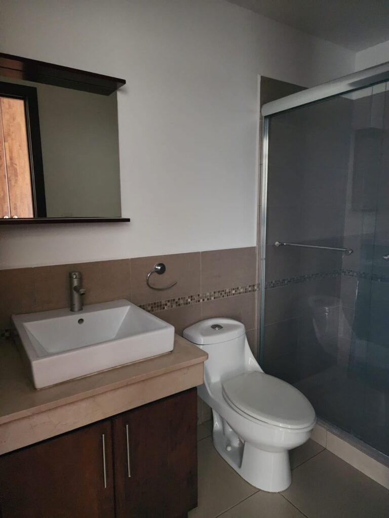 Apartamento en Edificio Catania Zona 14 - Miniatura 7