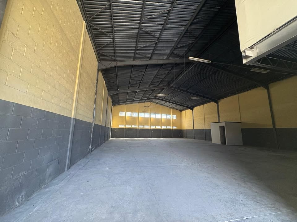 Bodega con oficinas en renta en Km. 26.5 CAES - Image 4