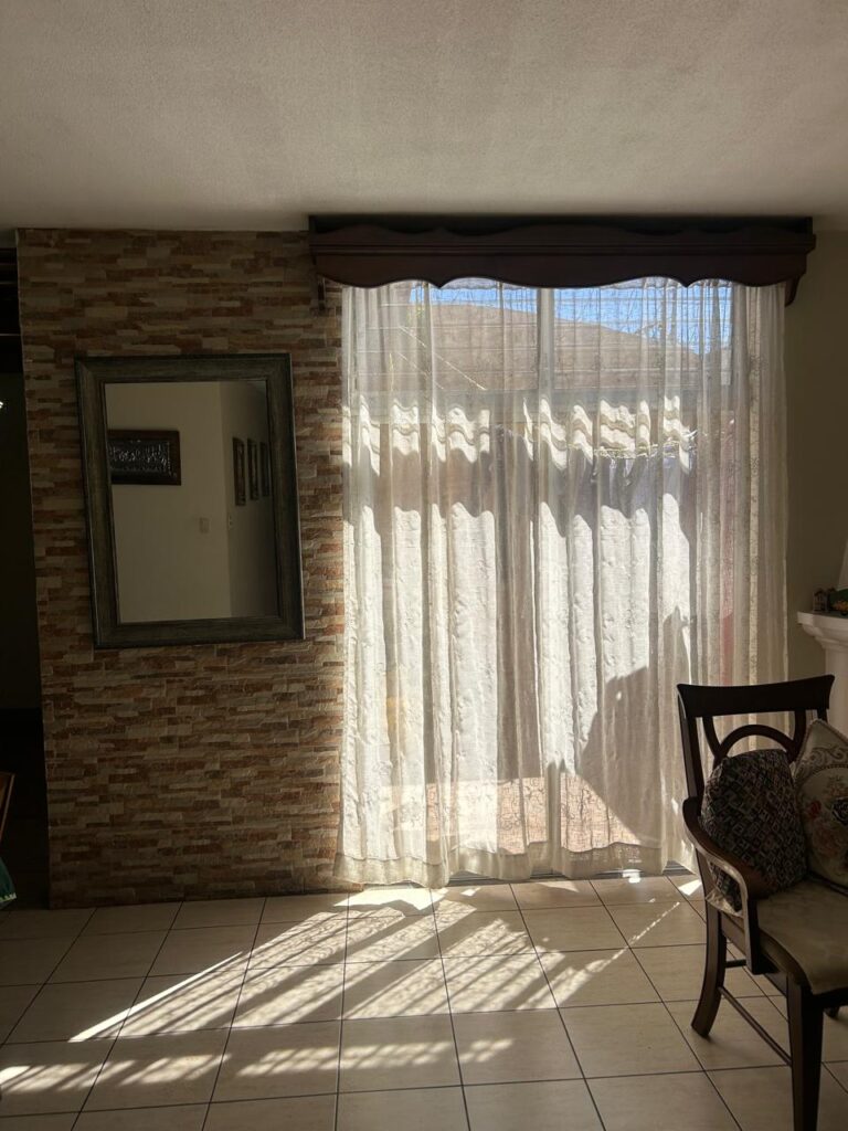 Casa en Condominio Altos del Encinal Zona 7 de Mixco - Image 5