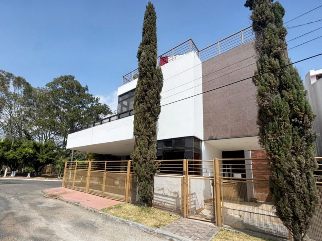 Casa en venta en Valle de Oro San Cristóbal - Image 2