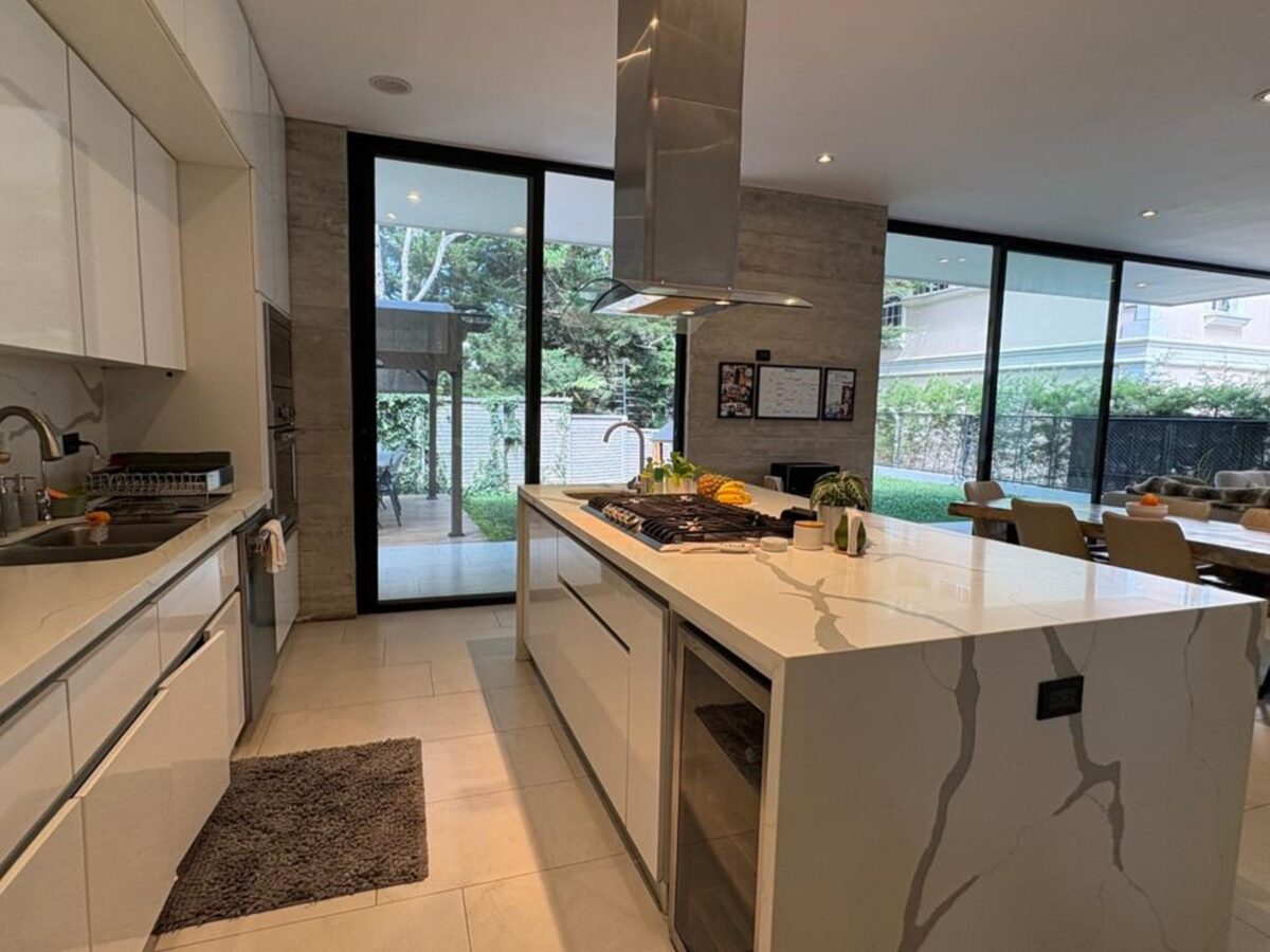 Casa en Lomas Verdes Km. 10 Carretera a Muxbal