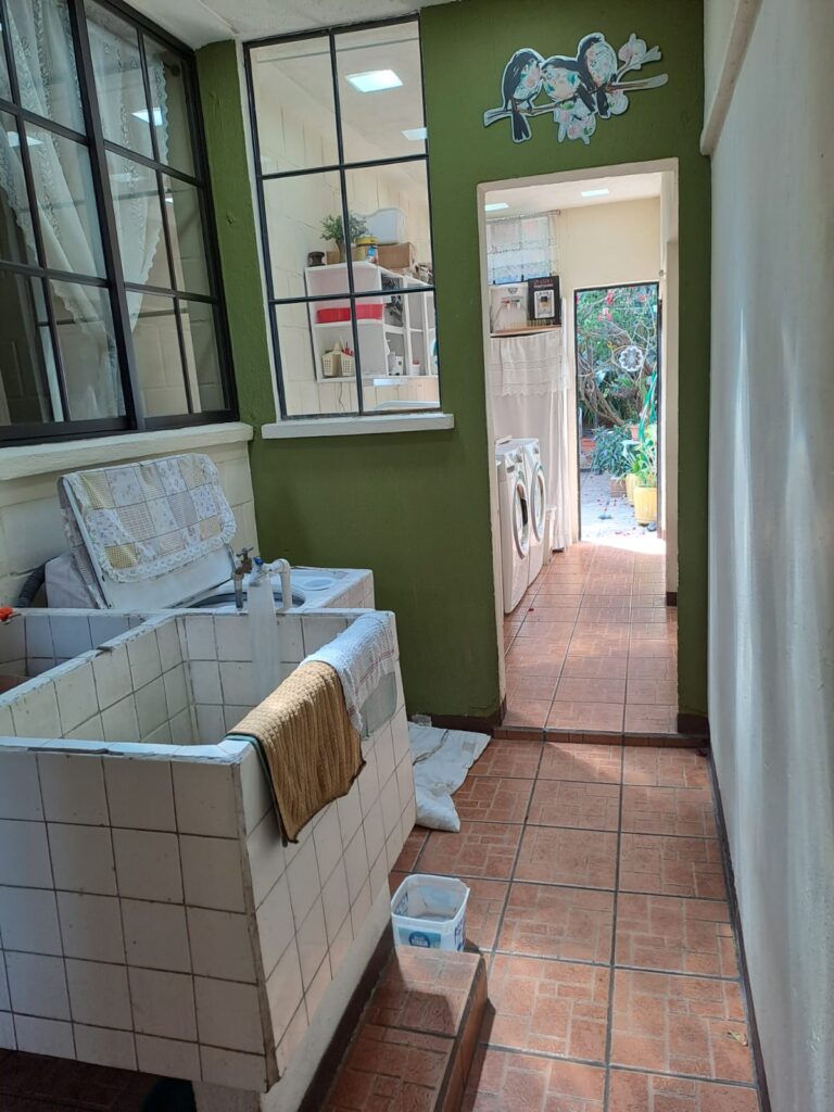 Casa en Lomas de Portugal Mixco - Miniatura 6