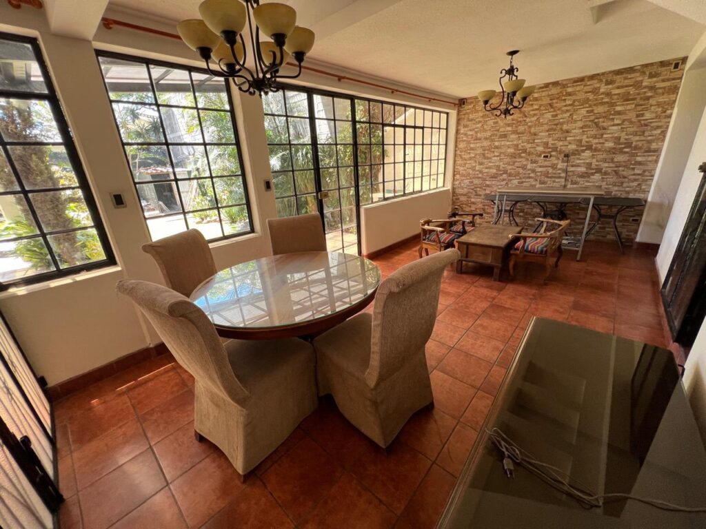 Casa en renta en Mariscal Zona 11 - Image 4