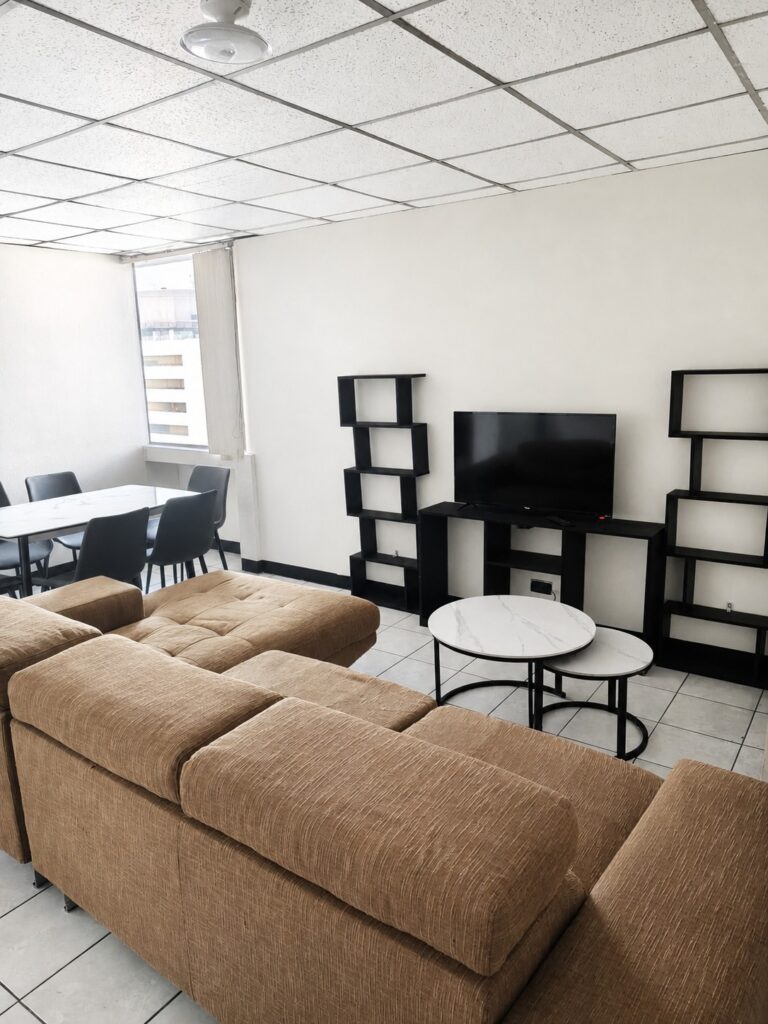 Apartamento en Zona 10 Reforma Montufar - Image 2
