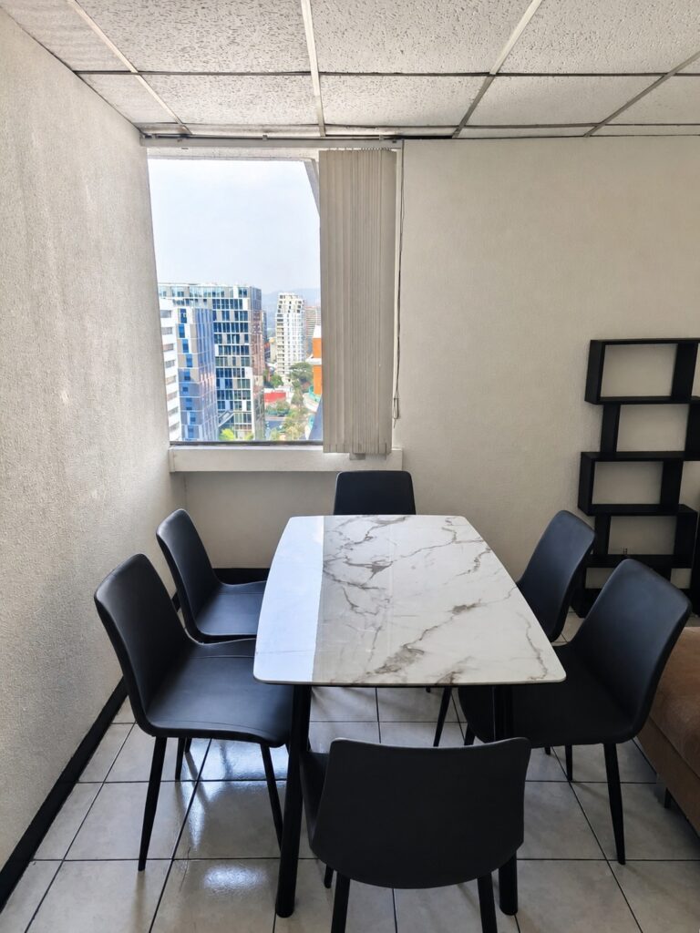 Apartamento en Zona 10 Reforma Montufar - Image 4