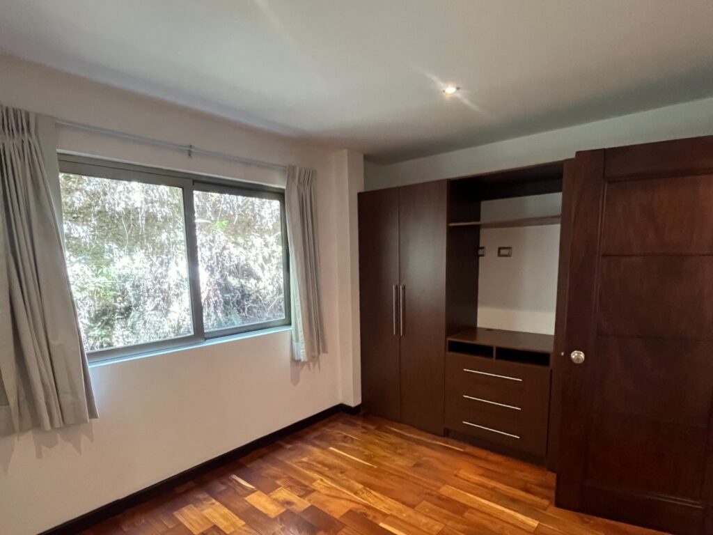 Apartamento en renta en Encinalito de Oakland Zona 10 - Image 4