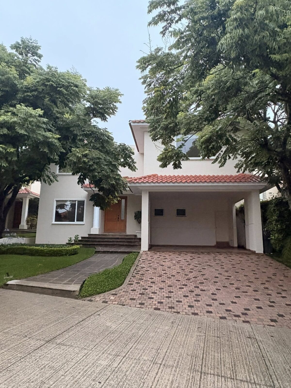 Hermosa casa en Portal del Bosque 1 Km. 21 Carretera al Salvador