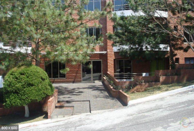 Apartamento en Edificio Santa Fe Zona 16 - Image 2