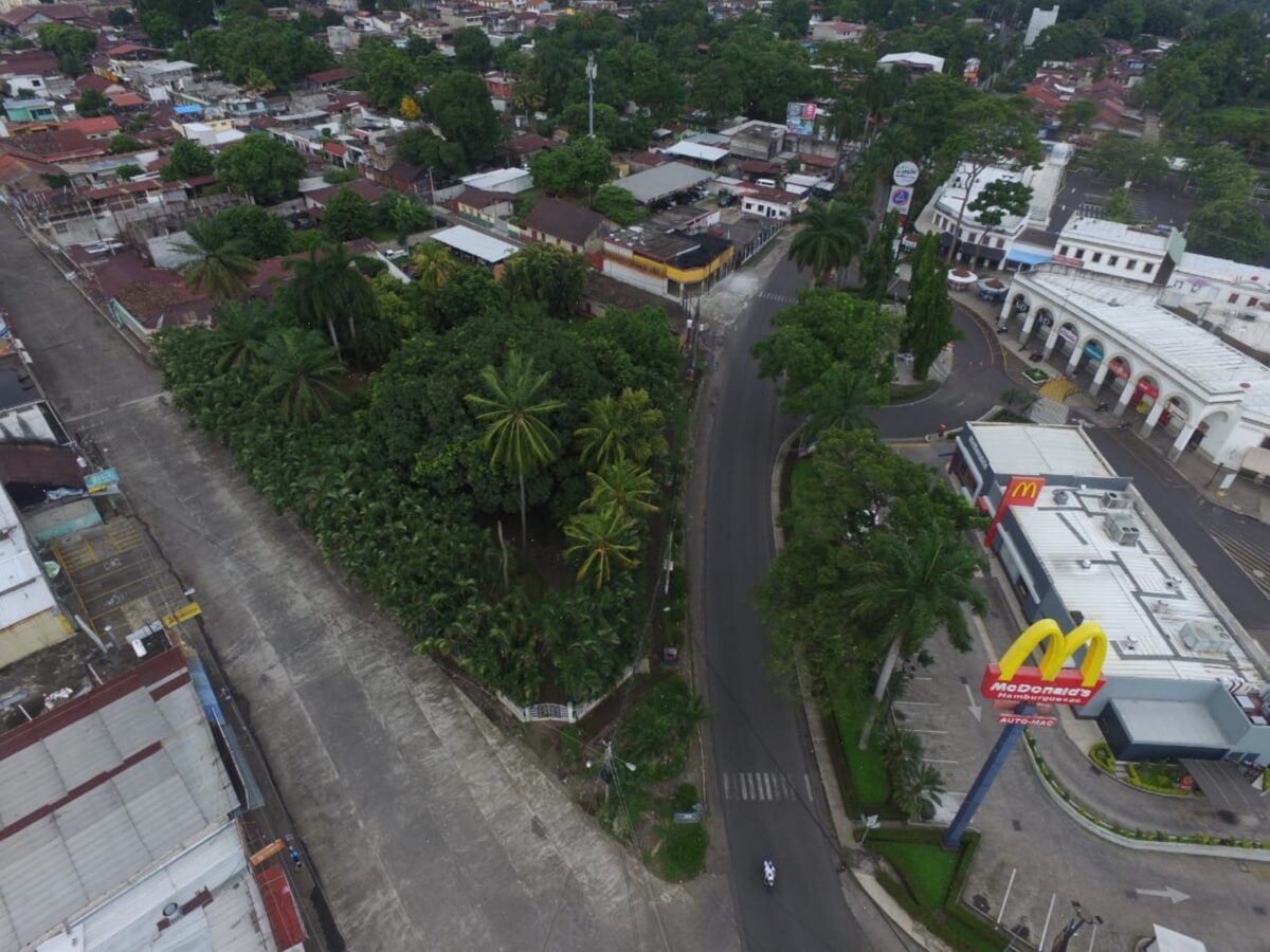 Propiedad comercial en renta en Retalhuleu - Image 1