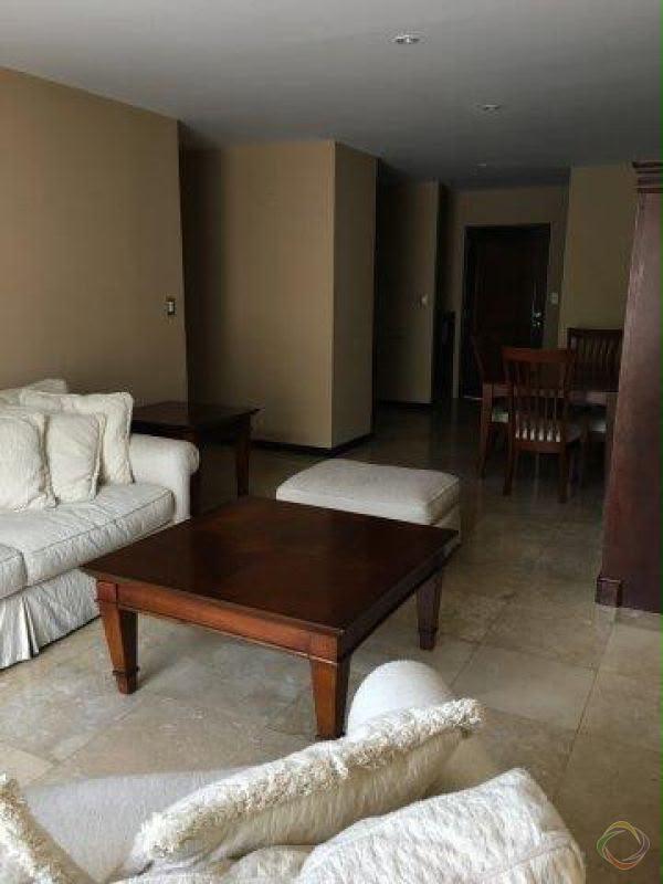 Apartamento en Edificio Santa Fe Zona 16 - Image 1