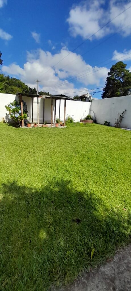 Casa comercial en renta en San Lucas Sacatepéquez - Miniatura 7