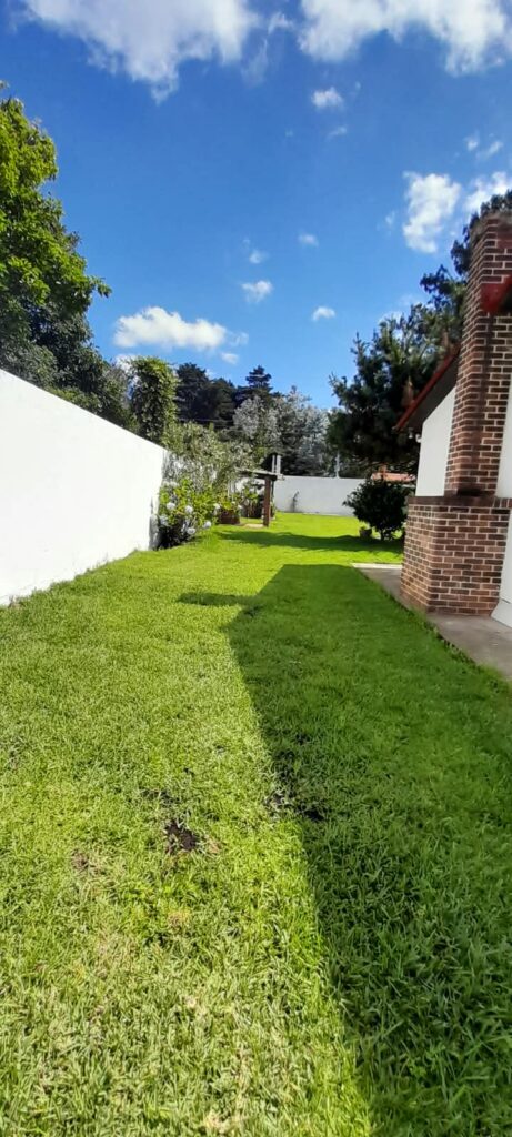Casa comercial en renta en San Lucas Sacatepéquez - Miniatura 9